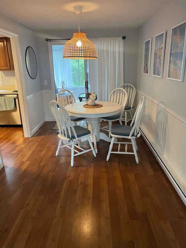 Building Photo - Fully updated 2Bd / 2Br Bassett Pond Condo...