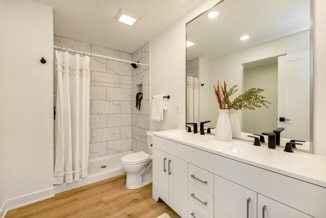 Building Photo - 6501 106th St