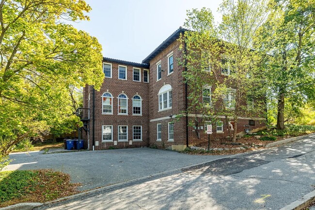 Building Photo - 1923 Geddes Ave