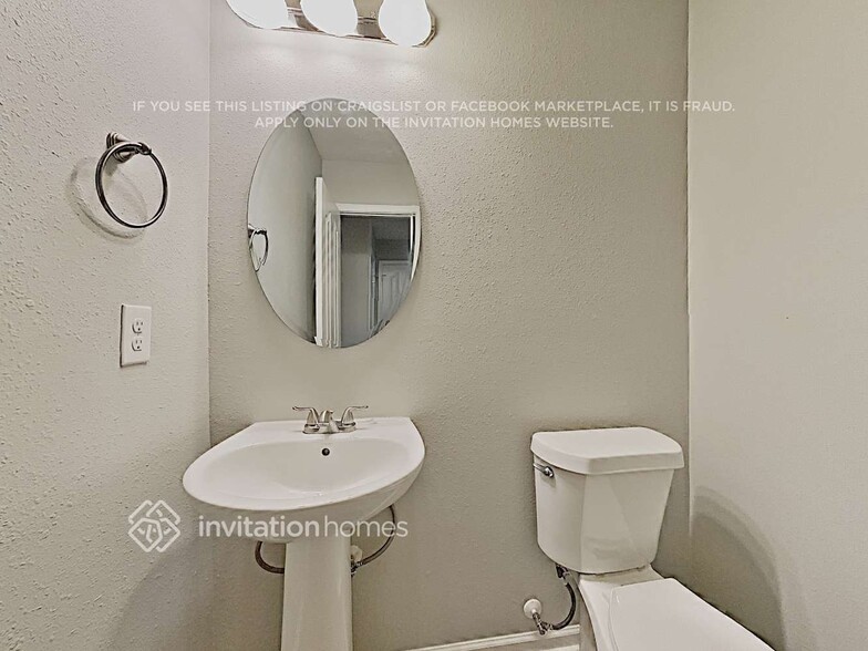 Building Photo - 5419 Graypark Dr