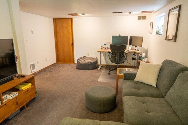 Building Photo - 4Bd/1.5Ba Seattle House