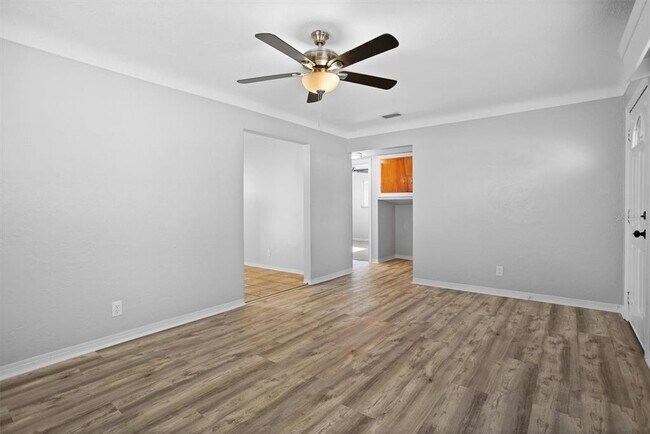 Building Photo - 3452 9th Ave N