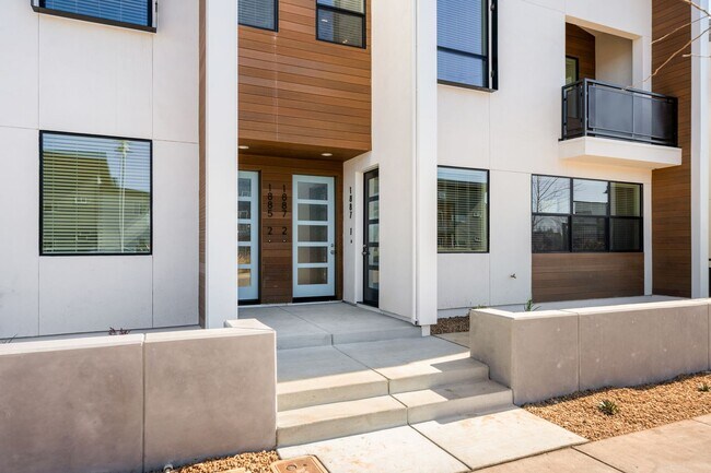 Building Photo - The Boulevards