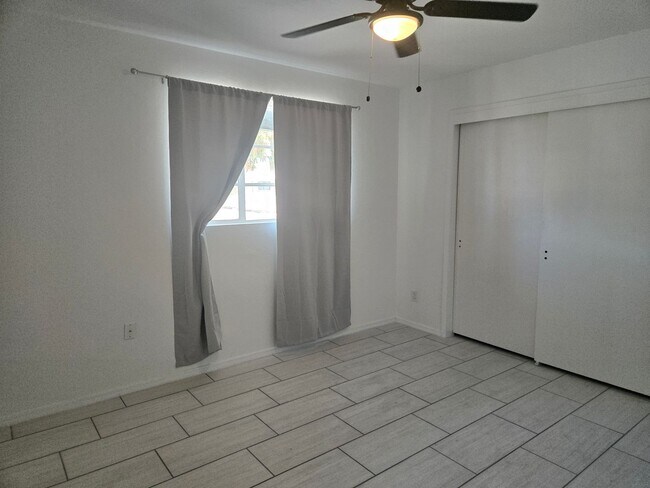 Building Photo - Cozy 3 bed, 2 bath home in Phoenix, No HOA!