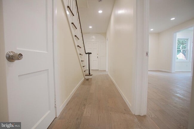 Building Photo - 119 Linden Ln