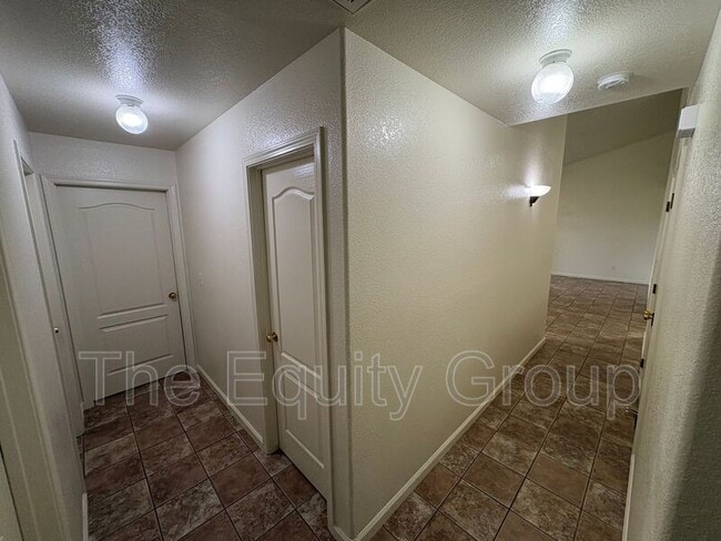Building Photo - 3432 S Martin Ct