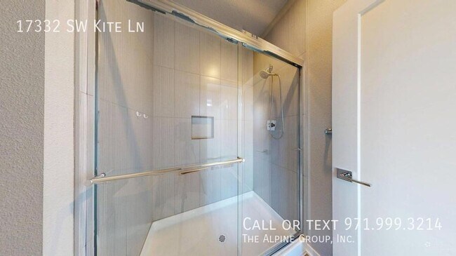 Building Photo - 17332 SW Kite Ln