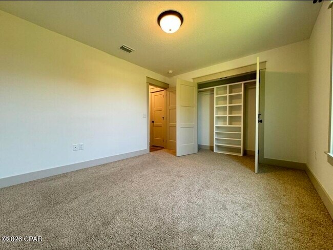 Building Photo - 4640 Delwood Park Blvd