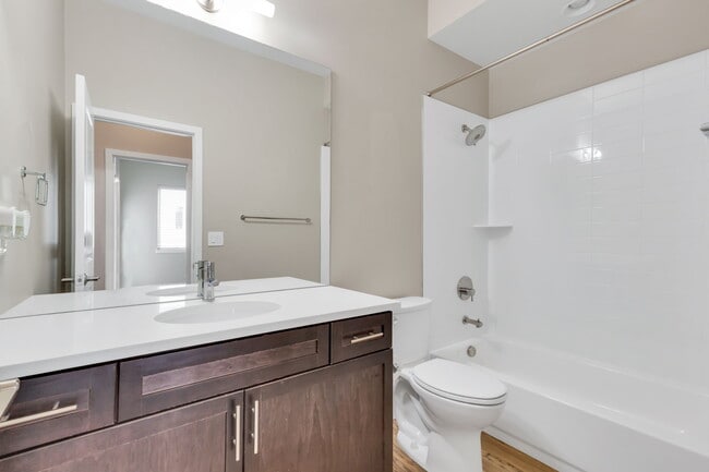 Building Photo - 3119 W 19th Ave