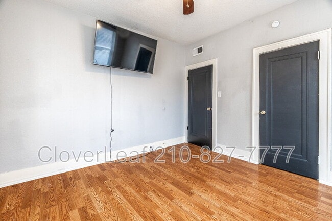 Building Photo - 723 E Euclid Ave