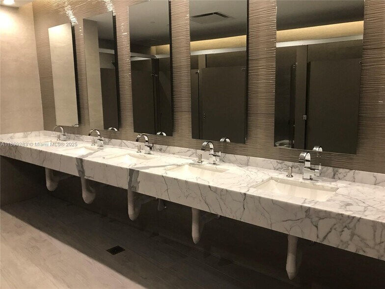 Building Photo - 488 NE 18th St