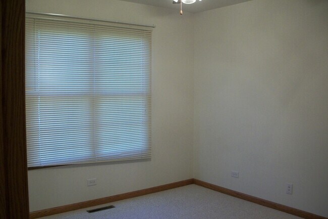 Building Photo - 332 Cassidy Ct