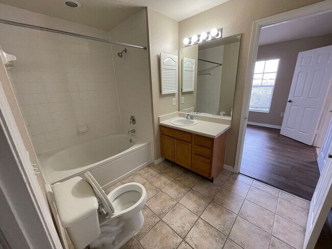 Building Photo - ANNUAL RENTAL - 2 BED / 1 BATH AT FAIRWAY PRESERVE