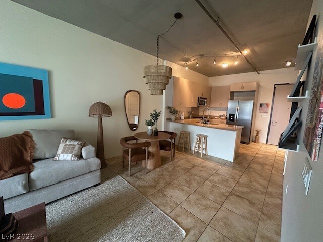 Building Photo - 353 E Bonneville Ave