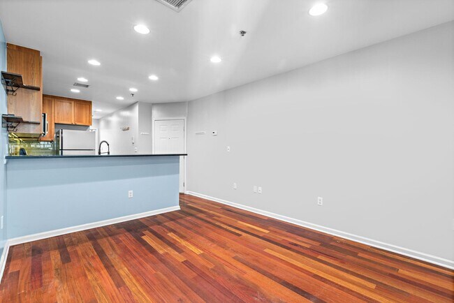 Building Photo - 508 Grand St