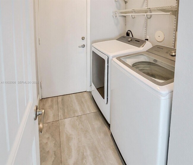 Building Photo - 4308 Diamond Terrace