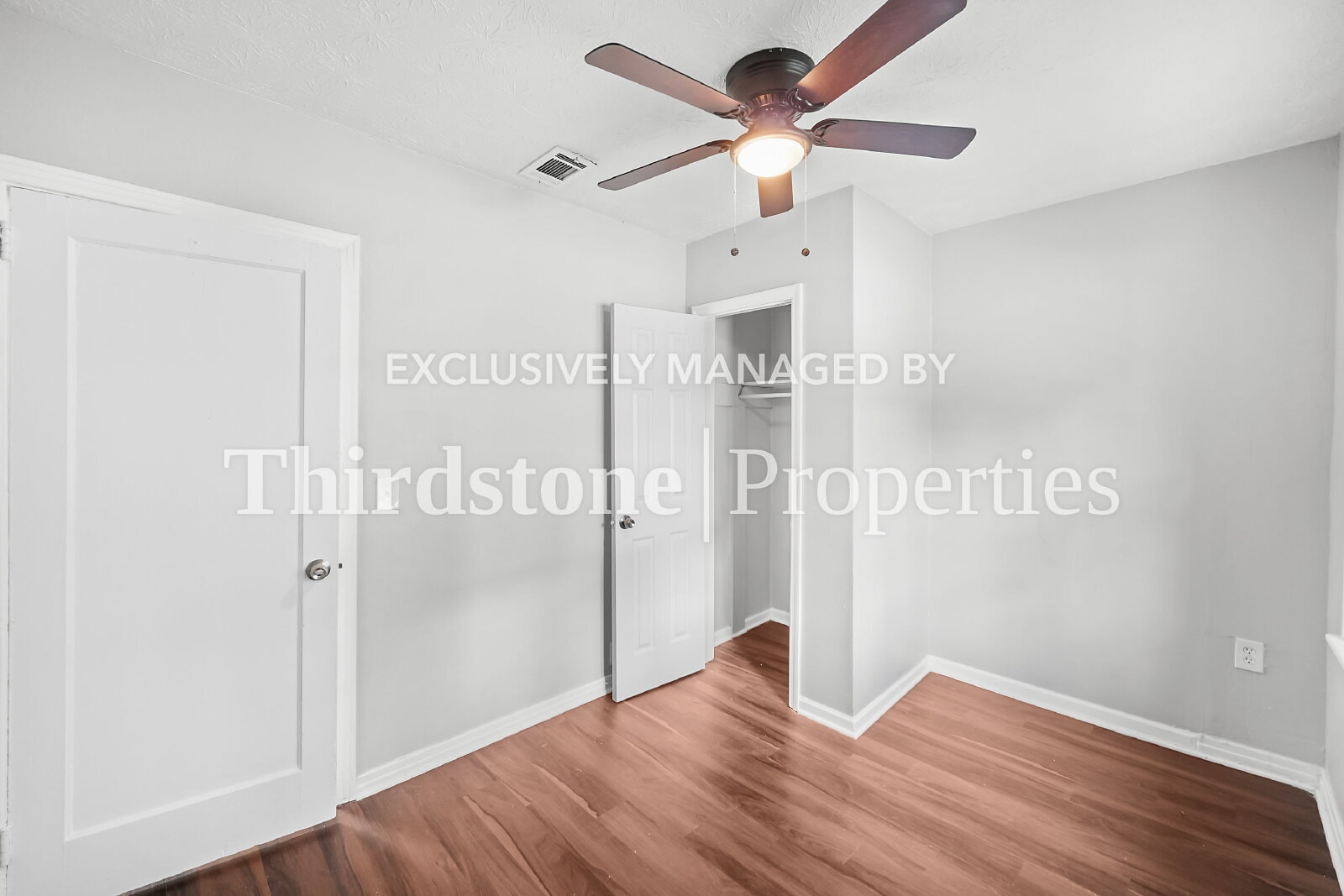 Building Photo - 3032 W 5th St