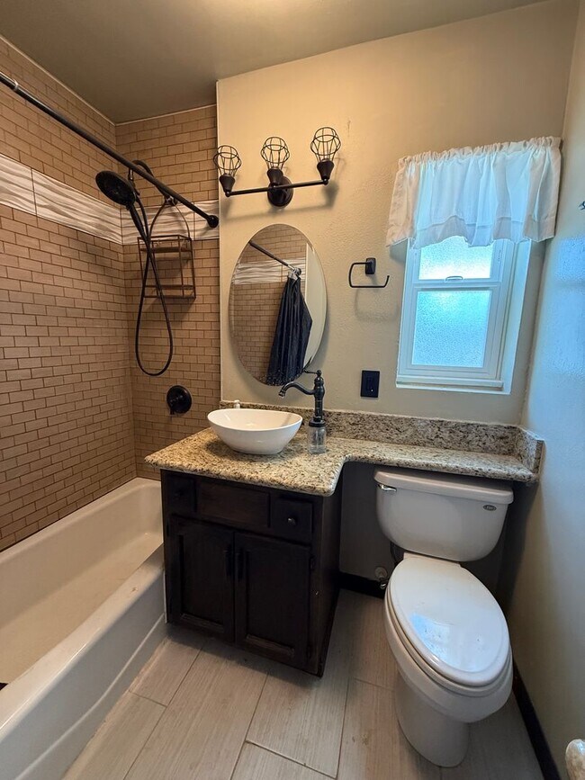 Building Photo - 5958 Pearce Ave