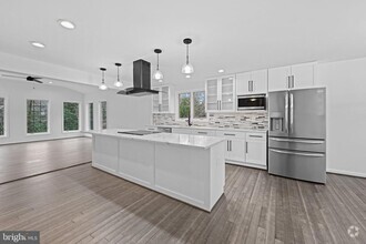 Building Photo - 12451 San Jose Ln
