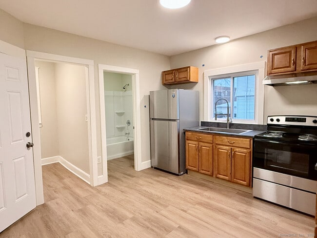 Building Photo - 69 South St