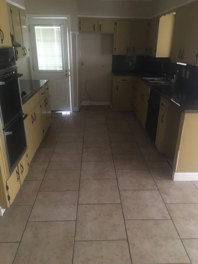 Building Photo - Coming Soon!!