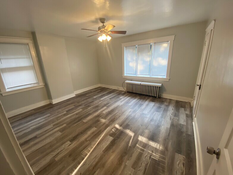 Building Photo - 839 Eldora Plz