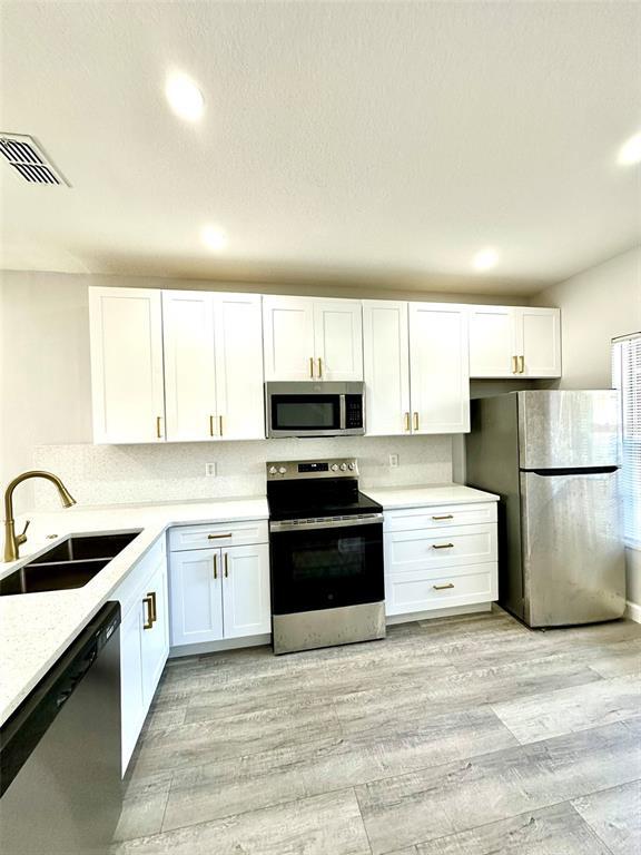 Building Photo - 918 Chelsea Dr