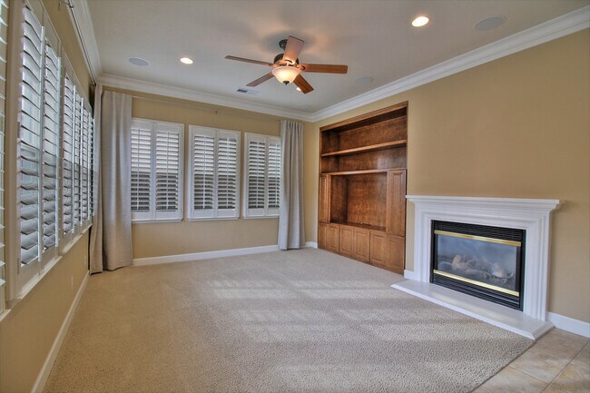 Building Photo - Beautifully Maintained Home in Desirable W...