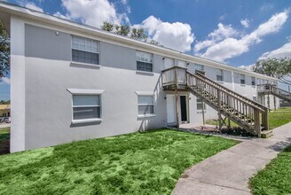 Building Photo - Newly Renovated and Remodeled - 2 Bedroom 1 Bath for Lease in Brandon, FL