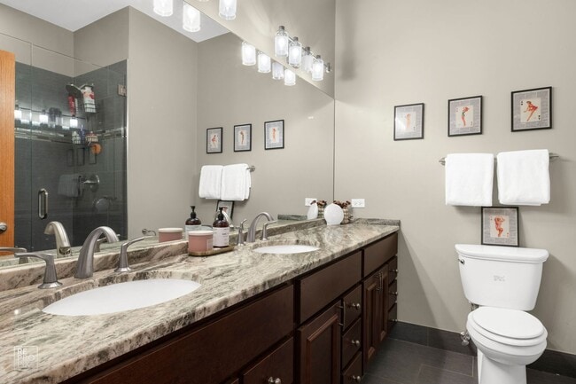 Building Photo - Modern Living Right in the Loop and Free P...