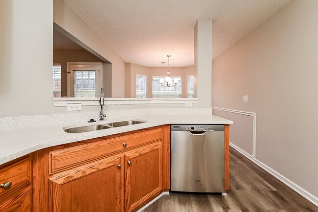 Building Photo - 1025 Borrington Ln