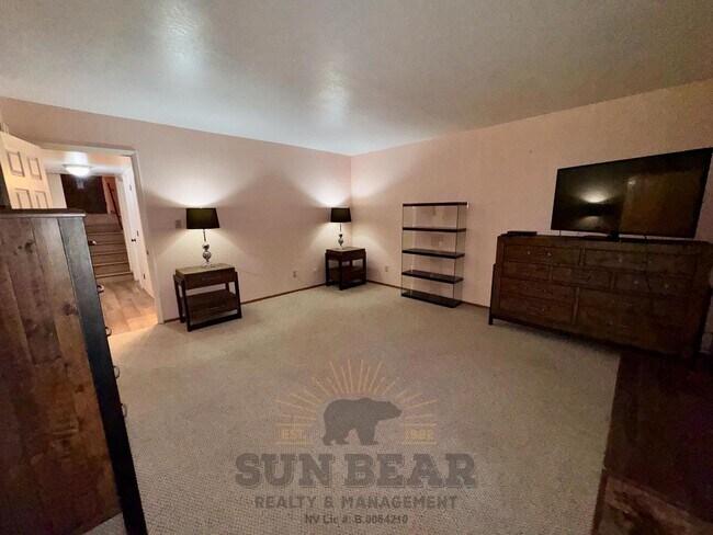 Building Photo - 3 Bedroom in Central Location in Incline!