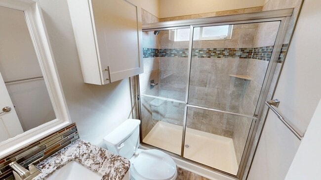 Building Photo - 490 Montecito Dr