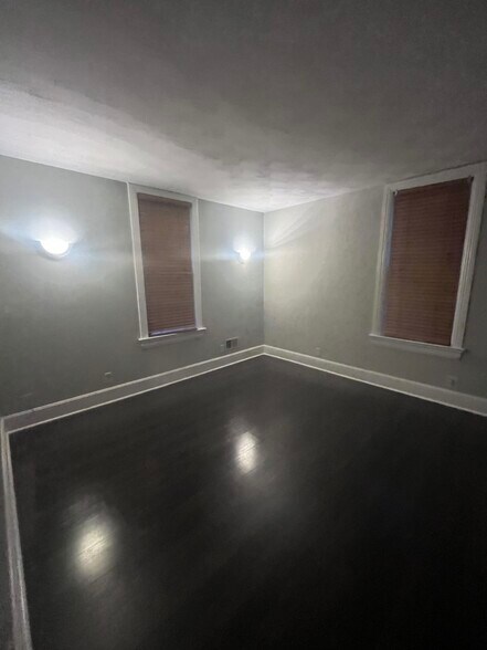 Building Photo - 589 Woodruff Place Middle Dr