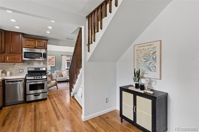 Building Photo - 556 S Canosa Ct