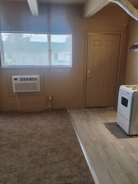 Building Photo - 1639 Basin St SW