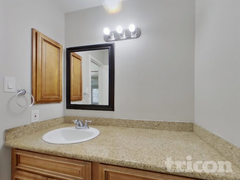 Building Photo - 16006 Camino Del Sol Dr