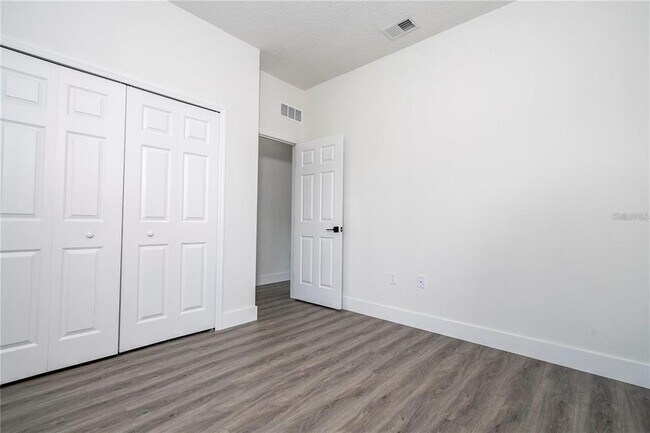 Building Photo - 6671 SW 151 Loop