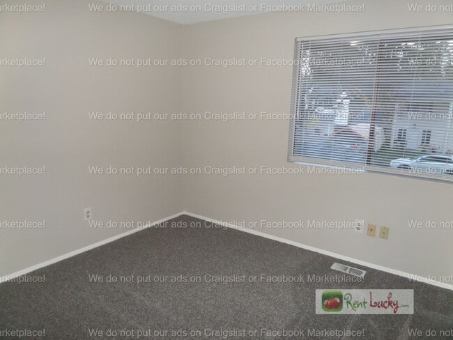 Building Photo - Freshly Updated 3-Bedroom Duplex w/Attached Garage in Great Federal Way Location!!