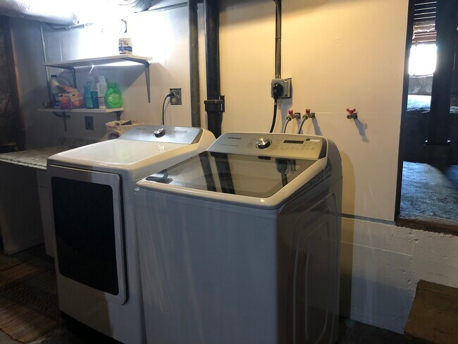 Building Photo - 2233 Taraval St