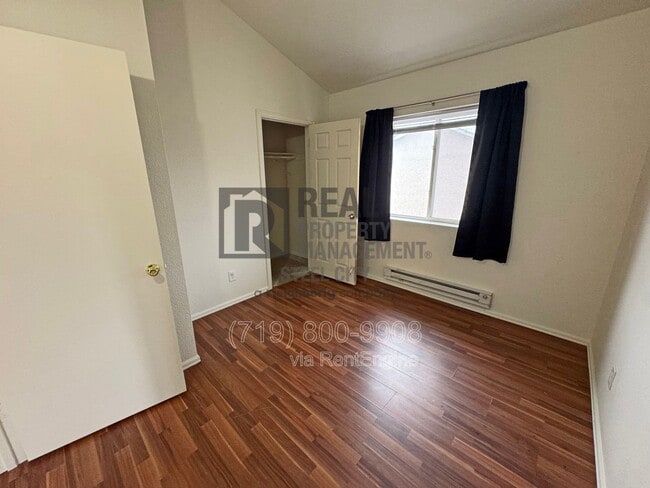 Building Photo - 1719 Oakshire Ln