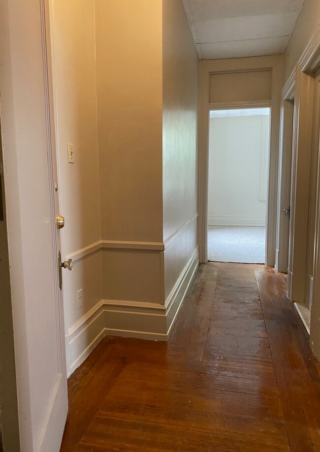 Entry Hallway - 45 W Diamond Ave