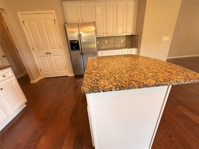 Building Photo - 5715 Bucknell Trace