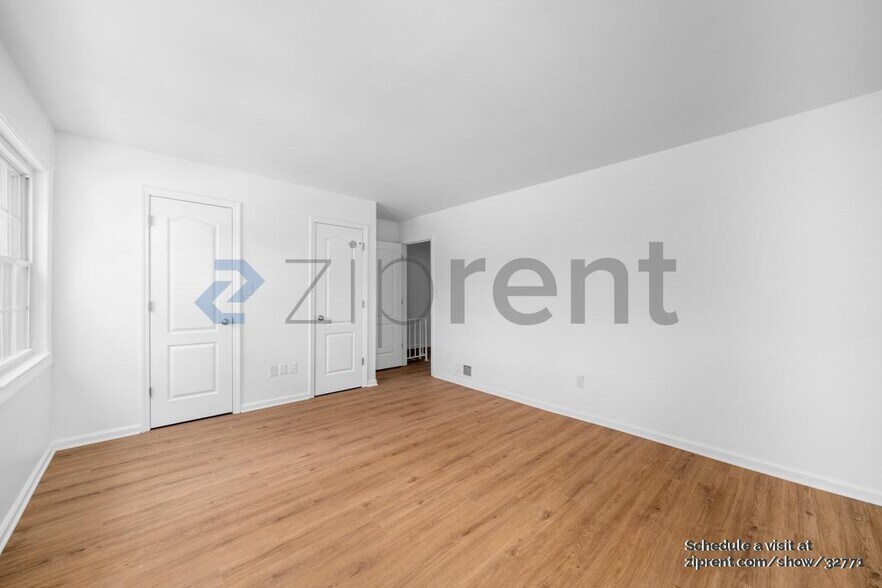 Building Photo - 2825 Northeast Expy