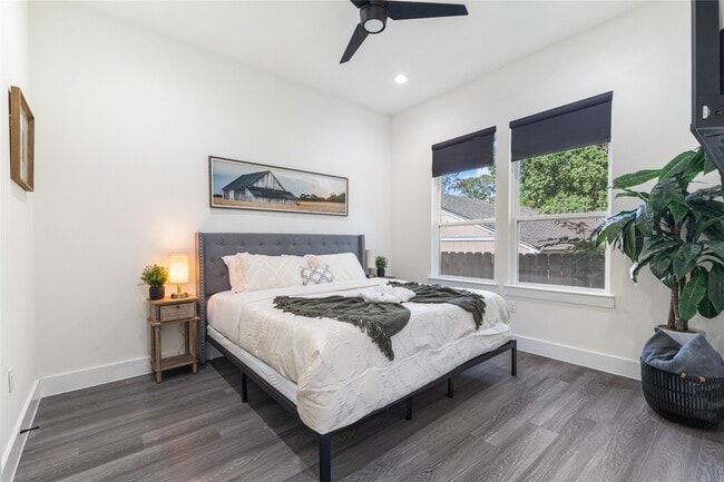 Building Photo - 4802 Angleton St