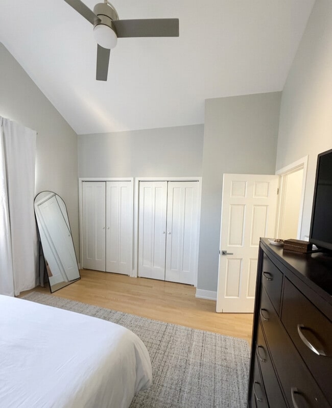 Building Photo - 1733 W Crystal St