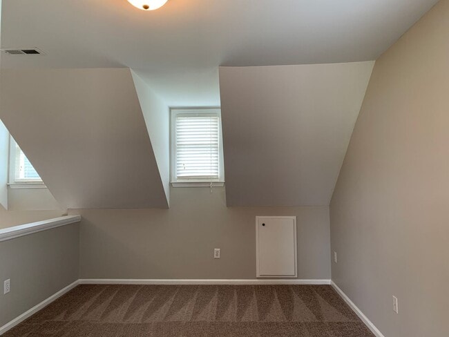 Building Photo - Pretty Home, Featuring 1st Floor Master Su...