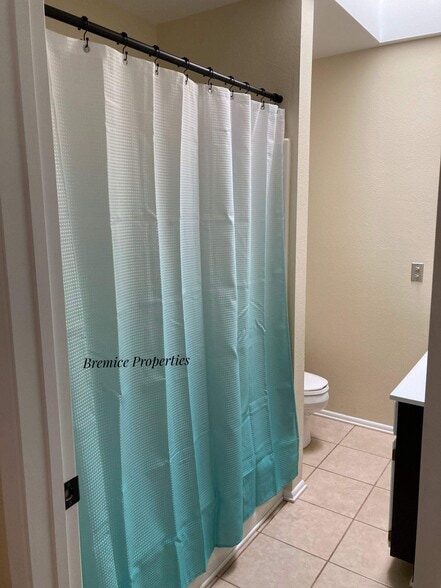 Second Bathroom - 345 Rim Rock Cir
