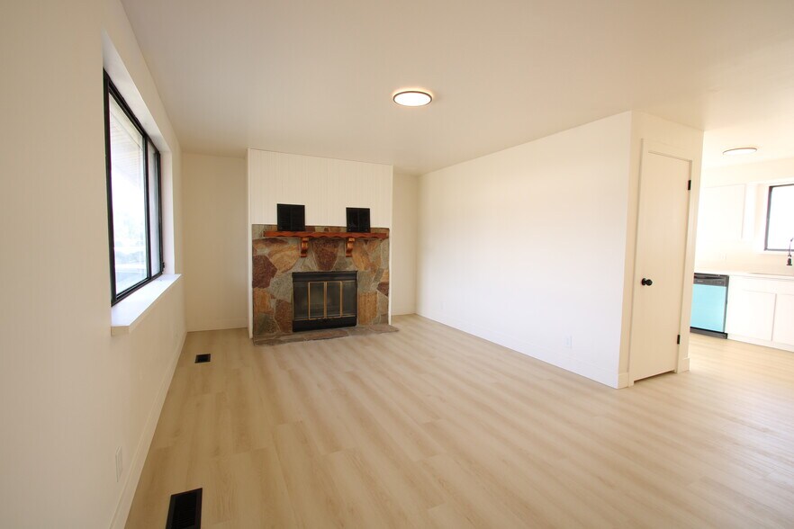 Building Photo - 5007 S 2675 W