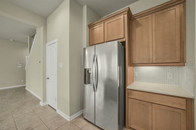 Building Photo - 323 N Spotted Fern Dr